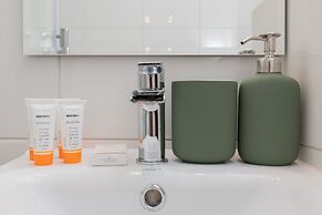 Malczewskiego Apartment by Renters