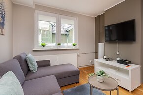 Malczewskiego Apartment by Renters
