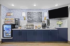 AmericInn by Wyndham International Falls