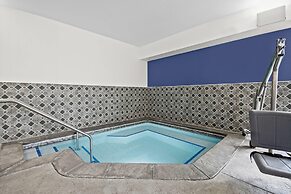 AmericInn by Wyndham International Falls
