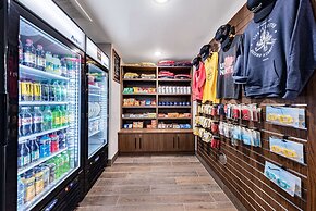 AmericInn by Wyndham International Falls