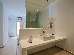 Lux Villa, 5 Master BR, Private Pool, Sunset View!