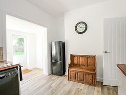 Lily Cottage