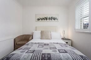 9A Millbrae - Donnini Apartments