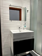 AMEN Aparthotel Curie 8