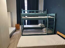 AMEN Aparthotel Curie 8