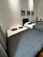 AMEN Aparthotel Curie 8