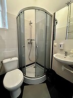 AMEN Aparthotel Curie 8