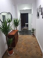 AMEN Aparthotel Curie 8