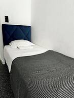 AMEN Aparthotel Curie 8