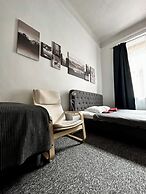 AMEN Aparthotel Curie 8