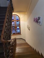 AMEN Aparthotel Curie 8