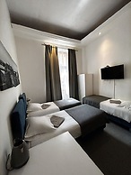 AMEN Aparthotel Curie 8