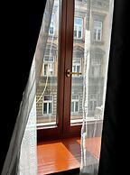 AMEN Aparthotel Curie 8