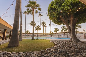 El Camino Hotel & Suites