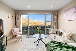 2-BEDROOM REMARKABLES APARTMENT
