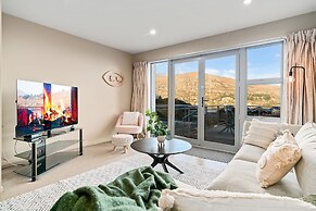 2-BEDROOM REMARKABLES APARTMENT