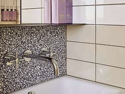 Tribe London Canary Wharf