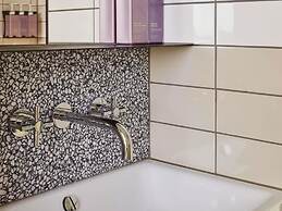 Tribe London Canary Wharf