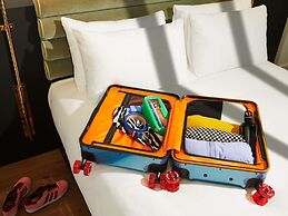 Tribe London Canary Wharf