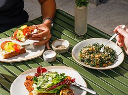 Tribe London Canary Wharf