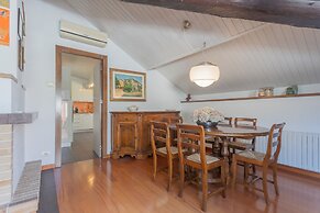 La Mansarda in Como With 3 Bedrooms and 2 Bathrooms