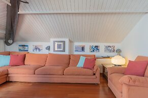 La Mansarda in Como With 3 Bedrooms and 2 Bathrooms