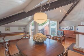 La Mansarda in Como With 3 Bedrooms and 2 Bathrooms