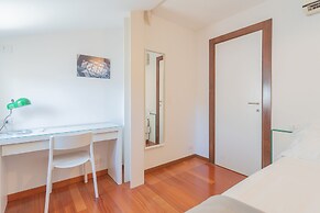 La Mansarda in Como With 3 Bedrooms and 2 Bathrooms