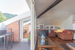 La Mansarda in Como With 3 Bedrooms and 2 Bathrooms