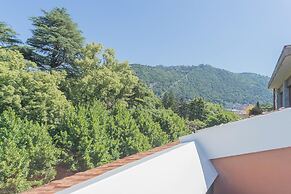 La Mansarda in Como With 3 Bedrooms and 2 Bathrooms