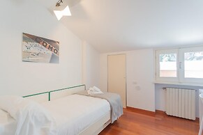 La Mansarda in Como With 3 Bedrooms and 2 Bathrooms