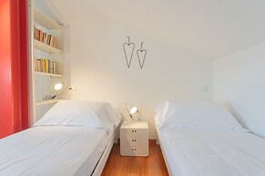 La Mansarda in Como With 3 Bedrooms and 2 Bathrooms