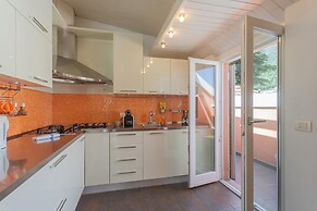 La Mansarda in Como With 3 Bedrooms and 2 Bathrooms