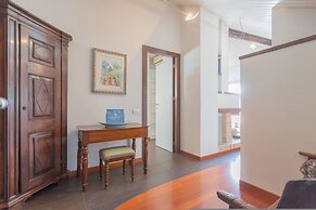 La Mansarda in Como With 3 Bedrooms and 2 Bathrooms