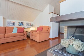 La Mansarda in Como With 3 Bedrooms and 2 Bathrooms