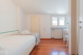 La Mansarda in Como With 3 Bedrooms and 2 Bathrooms