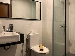 Cozy Living And Tidy 2Br Ciputra World 2 Apartment