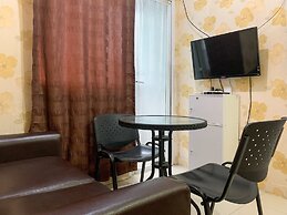 Comfort 2Br Apartment At Green Pramuka City