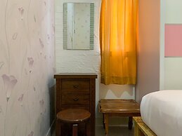 Comfort 2Br Apartment At Green Pramuka City