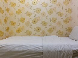 Comfort 2Br Apartment At Green Pramuka City