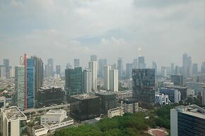 Luxury And Strategic 1Br Apartment At The Empyreal Epicentrum