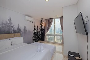 Luxury And Strategic 1Br Apartment At The Empyreal Epicentrum