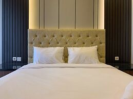 Minimalist Studio Room At Gold Coast Apartment