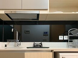 Minimalist Studio Room At Gold Coast Apartment