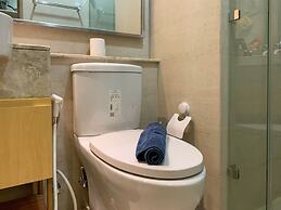 Minimalist Studio Room At Gold Coast Apartment