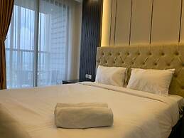 Minimalist Studio Room At Gold Coast Apartment