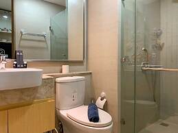 Minimalist Studio Room At Gold Coast Apartment