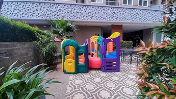 Comfort And Cozy Stay Studio Room At Baileys Apartment