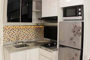 Warm And Enjoy Living 2Br At Springlake Summarecon Bekasi Apartment